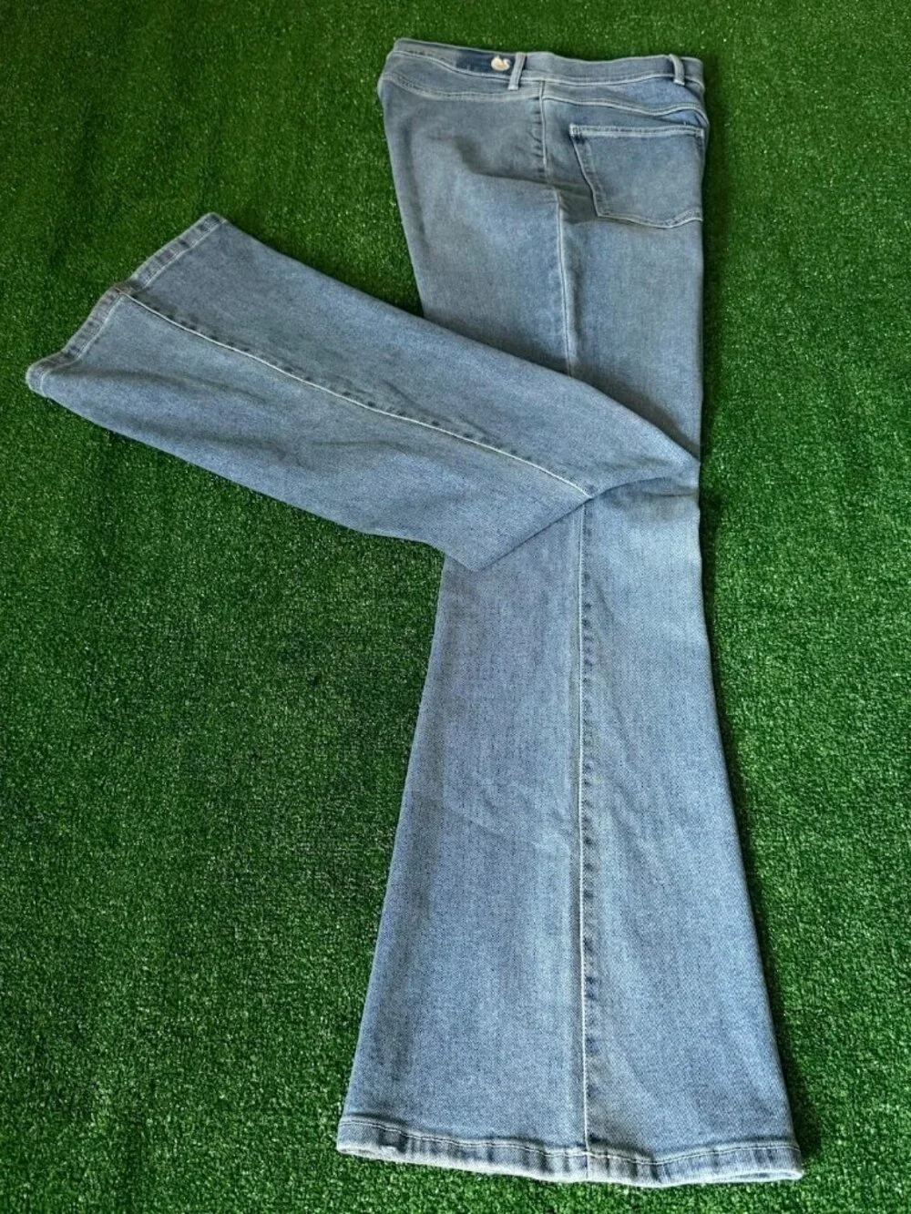 Gloria Vanderbilt Chrissie High Rise Flare Jeans Women's 31/12 Patch Pocket
